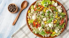 Niet weg te slepen: de lekkerste salade van Chinese kool in 10 minuten